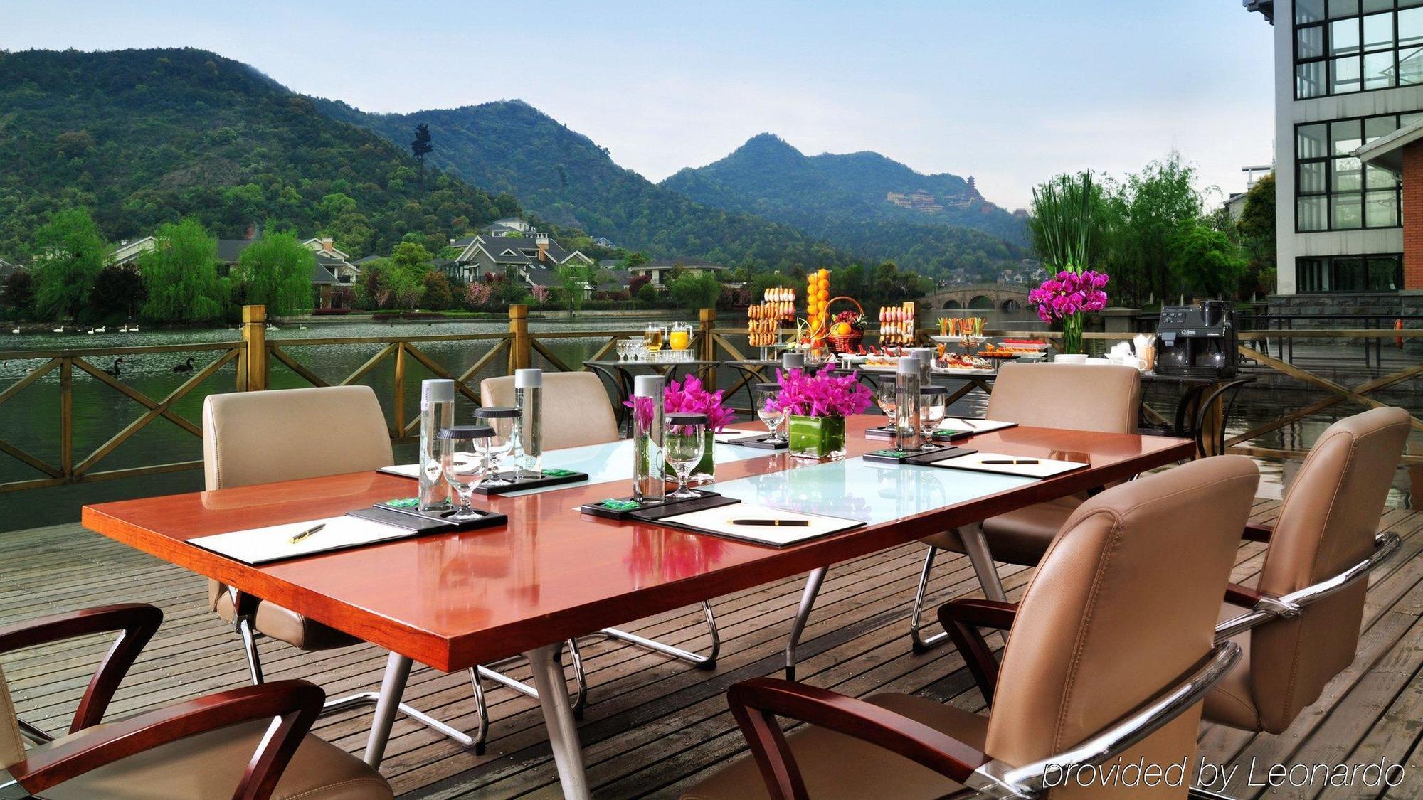 Crowne Plaza Hangzhou Xanadu Resort Экстерьер фото